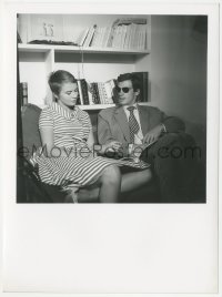 5j1717 A BOUT DE SOUFFLE candid French 7x9.5 still 1960 Jean Seberg & Jean-Paul Belmondo w/sunglasses