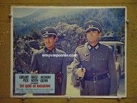 Z534 GUNS OF NAVARONE lobby card #8 R74 Gregory Peck, Niven