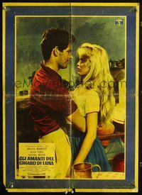 1o131 NIGHT HEAVEN FELL Italian photobusta '58 sexiest Brigitte Bardot & Stephen Boyd close up!