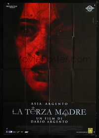 2u219 MOTHER OF TEARS Italian 1p '07 La Terza madre, super close image of terrified Asia Argento!