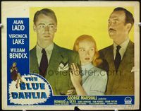 4b158 BLUE DAHLIA LC #2 '46 close up of Veronica Lake holding Alan Ladd's arm as da Silva watches!