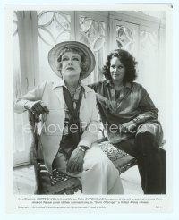 6k190 BURNT OFFERINGS 8x10 still '76 Bette Davis, Karen Black, something evil is behind the door!