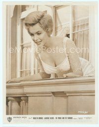 6m350 MARILYN MONROE 8x10 still '57 c/u leaning over balcony from The Prince & The Showgirl!