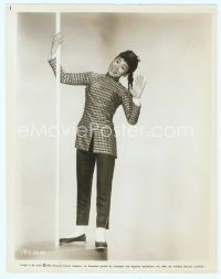 6m379 MIYOSHI UMEKI 8x10.25 still '61 full-length portrait by pole from Flower Drum Song!