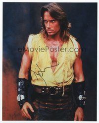 6s321 KEVIN SORBO signed color 8x10 REPRO still '00 full-length in costume as TV's Hercules!