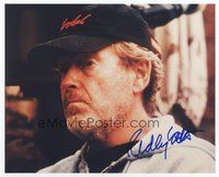 6s363 RIDLEY SCOTT signed color 8x10 REPRO still '02 head & shoulders portrait of the director!
