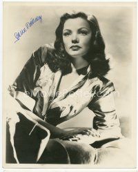 6s153 GENE TIERNEY signed deluxe 8x10 still '47 great sexy portrait leaning on back of chair!