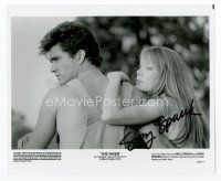 6s227 SISSY SPACEK signed 8x10 still '84 close up leaning on Mel Gibson from The River!