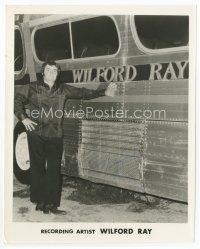 6s239 WILFORD RAY signed 8x10 still '67 the recording artist standing next to his personal bus!