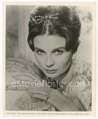 7f260 JEAN SIMMONS 8x10 still '63 super close up of the beautiful actress wearing cool jewelry!