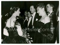 1m457 GLORIA SWANSON English 6x8 news photo '50 meeting Princess Margaret at Mudlark premiere!