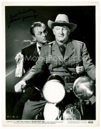 7t387 ROBERT YOUNG signed 8x10 still '49 riding with cop on motorcycle in Baby Makes Three!