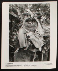 8k873 RETURN OF THE JEDI presskit '83 George Lucas classic, introducing the Ewoks!