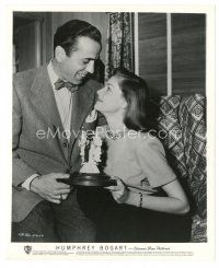 9r344 HUMPHREY BOGART/LAUREN BACALL 8x10 still '40s the married couple very much in love!