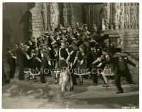 9r632 RED SHOES English 7.5x9.75 still '48 Powell & Pressburger, crowd points at Moira Shearer!