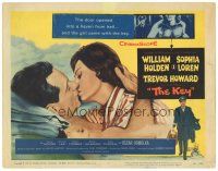 4d086 KEY TC '58 Carol Reed, close up kiss art of William Holden & sexy Sophia Loren!