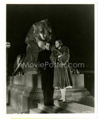 7j756 INDISCREET 8x10 still '58 Cary Grant & Ingrid Bergman by Sphinx sculpture in London!