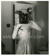 7j788 JOAN LESLIE 6.75x7.5 still '43 wacky portrait with cool camera by Fred Hendrickson!