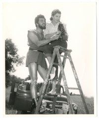 1h107 JUPITER'S DARLING deluxe candid 8x10 still '55 Esther Williams & Howard Keel taking pictures!