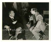 1h109 KING & THE CHORUS GIRL candid 8x10 still '37 Mervyn LeRoy tells joke to Edward Everett Horton