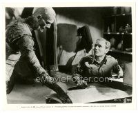 1h686 MUMMY 8x10 still R58 cool c/u of monster Boris Karloff looking at scroll by scared guy!