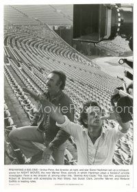 1h149 NIGHT MOVES candid 6.75x9.75 still '75 Arthur Penn & Gene Hackman set up a coliseum scene!