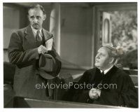 1h723 ON OUR MERRY WAY 7.5x9.5 still '48 organist John Qualen seeks help from Charles Laughton!