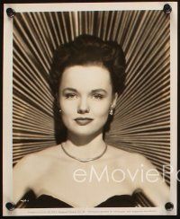 2r986 WANDA HENDRIX 2 8x10 stills '40s dazzling close up portraits and cool western with horse!