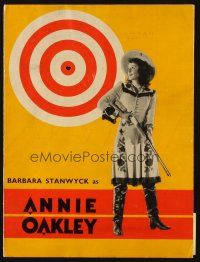 5g350 ANNIE OAKLEY English souvenir program book '35 great images of Barbara Stanwyck with rifle!