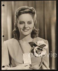 5w902 ALEXIS SMITH 2 8x10 key book stills '41 cool close wardrobe test stills from Dive Bomber!