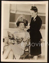 5w904 ANGELA LANSBURY 2 8x10 stills '40s cool portraits getting hair done and choosing wardrobe!