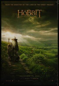 5y370 HOBBIT: AN UNEXPECTED JOURNEY teaser DS 1sh '12 cool image of Ian McKellen as Gandalf!