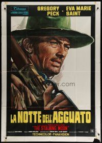 7y872 STALKING MOON Italian 1p '68 cool different close up art of Gregory Peck with rifle!