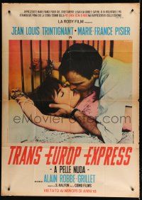 7y911 TRANS-EUROP-EXPRESS Italian 1p '68 c/u Jean-Louis Trintignant kissing Marie-France Pisier!