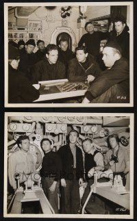 8r875 DESTINATION TOKYO 2 8x10 stills '43 John Garfield & Dane Clark, playing checkers on sub!