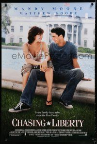 9x167 CHASING LIBERTY 1sh '04 Mandy Moore, Matthew Goode, every family has a rebel!