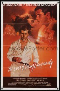 9z989 YEAR OF LIVING DANGEROUSLY 1sh '83 Peter Weir, great art of Mel Gibson by Stapleton!