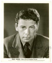 1m714 PAUL MUNI 8.25x10 still '40s great head & shoulders portrait wearing suit & tie!