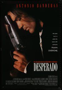 1z221 DESPERADO 1sh '95 Robert Rodriguez, close image of Antonio Banderas with big gun!