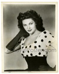 2z998 YVONNE DE CARLO 8x10.25 still '40s sexy waist-high portrait of the beautiful actress!