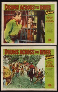 3d952 DRUMS ACROSS THE RIVER 2 LCs '54 Audie Murphy in an empire of savage hate, Mara Corday!