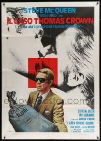 3e297 THOMAS CROWN AFFAIR Italian 1p R74 Steve McQueen kissing Faye Dunaway & carrying money bag!