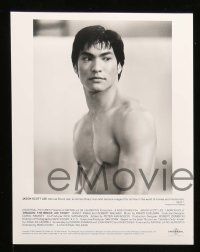 8h194 DRAGON: THE BRUCE LEE STORY presskit w/ 10 stills '93 kung fu biography, Jason Scott Lee!