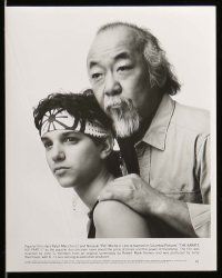 8h124 KARATE KID PART II presskit w/ 12 stills '86 Morita as Mr. Miyagi, Macchio as Daniel-san!