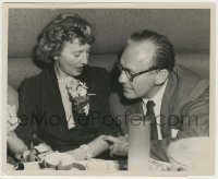 1s110 BARBARA STANWYCK/JACK BENNY 8.25x10 news photo '51 celebrating divorce from Robert Taylor!