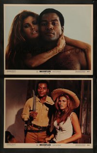 2k735 100 RIFLES 2 LCs '69 w/best close up of sexy Raquel Welch & barechested Jim Brown!