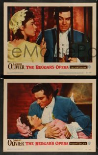 3g766 BEGGAR'S OPERA 3 LCs '53 Laurence Olivier is wanted by the law & the women he proposed to!