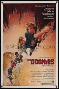 3w350 GOONIES 1sh '85 wonderful Drew Struzan art of top cast hanging from stalactite!