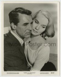 6h646 NORTH BY NORTHWEST 8x10.25 still '59 best portrait of Cary Grant & Eva Marie Saint embracing!