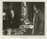 6h850 SUNSET BOULEVARD 8.25x10 still '50 Gloria Swanson shows William Holden all her fan mail!